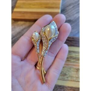 Cala Lily Brooch Pin 3" Goldtone Lillies w/ Faux Pearl & Crystals Rhinestones
